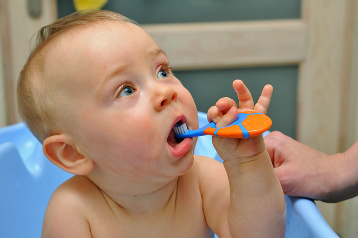 Soins dentaires pour les bébés