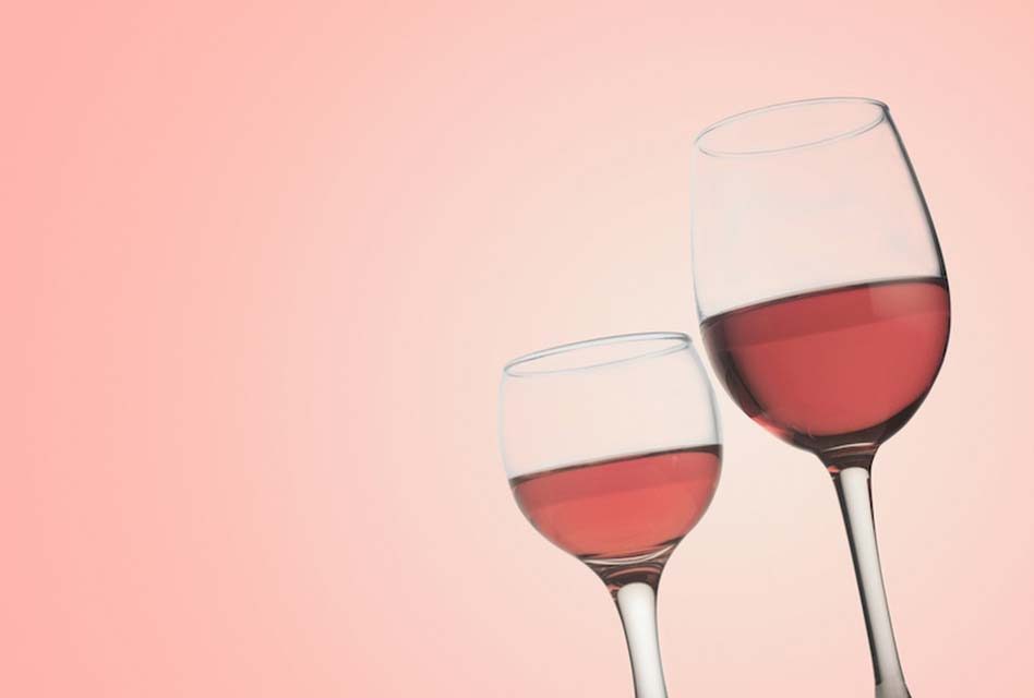 Can you drink alcohol after tooth extraction?