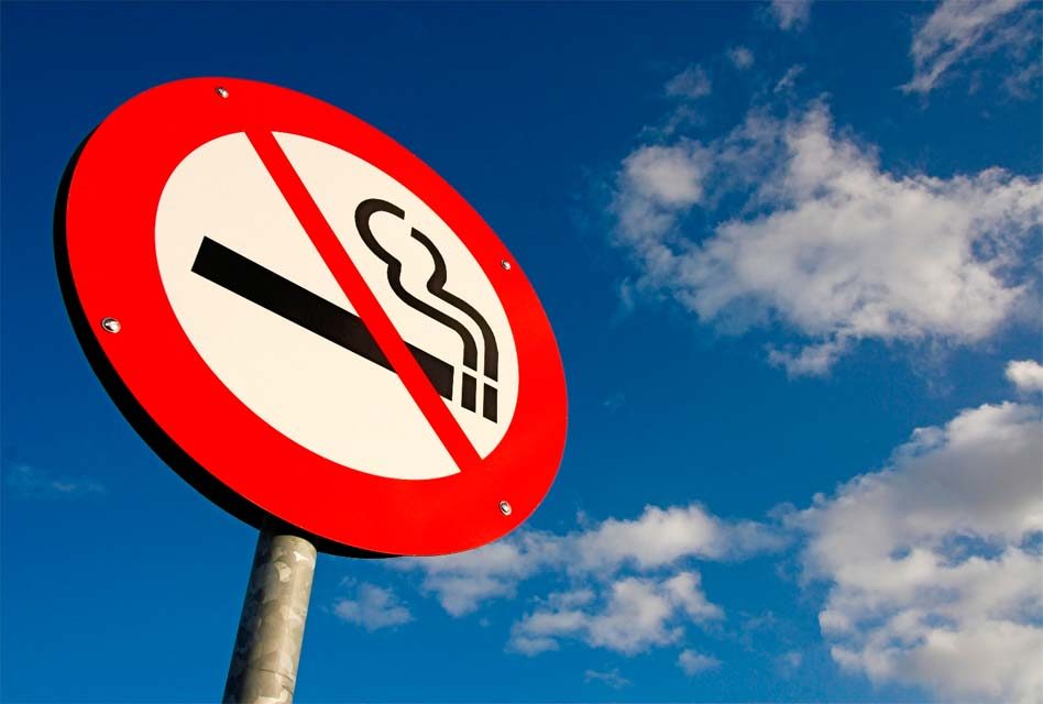 How smoking affects dental and oral health