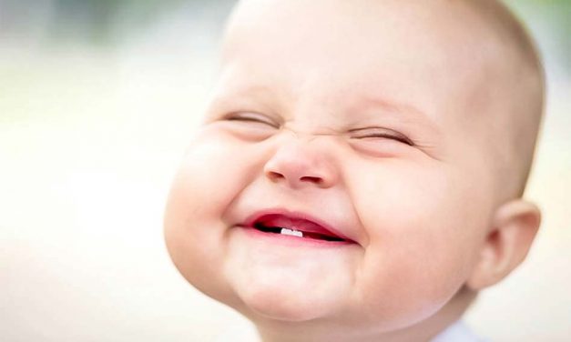 À quel âge les dents des enfants commencent à sortir?
